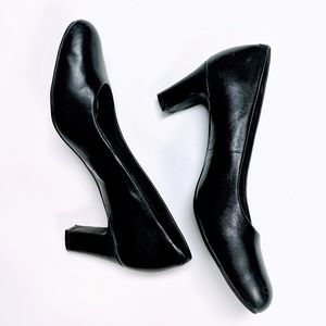 Almost brand new black heels